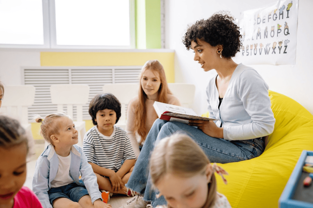 How Montessori Develops Reading Skills: From Phonics to Fluent